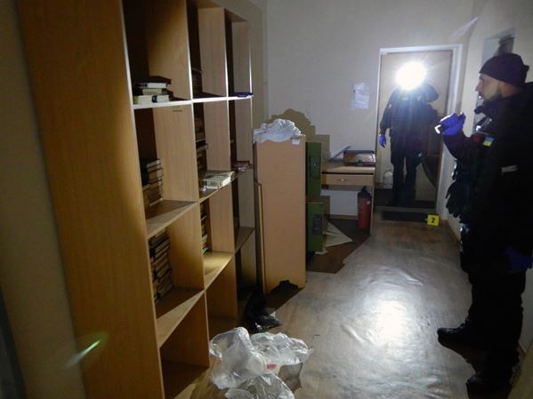 слідчі поліції херсонщини повідомили про підозру командиру підрозділу росгвардії та трьом його спільникам, які катували українців