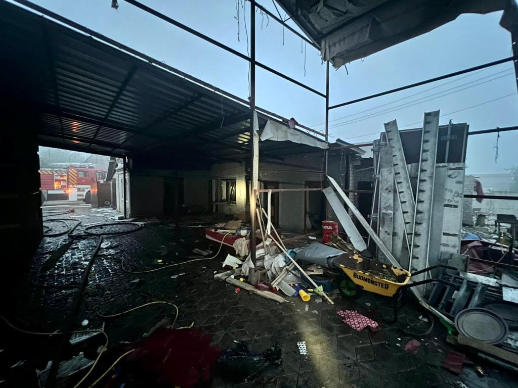 під ворожими ударами – дніпро: поліція документує наслідки атаки на обласний центр