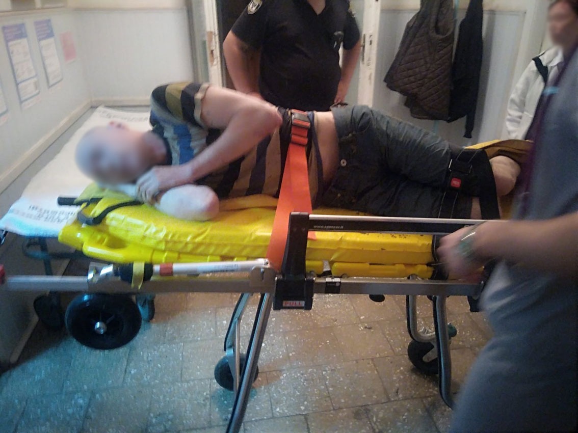 на чернігівщині поліцейські врятували чоловіка, який тонув в озері