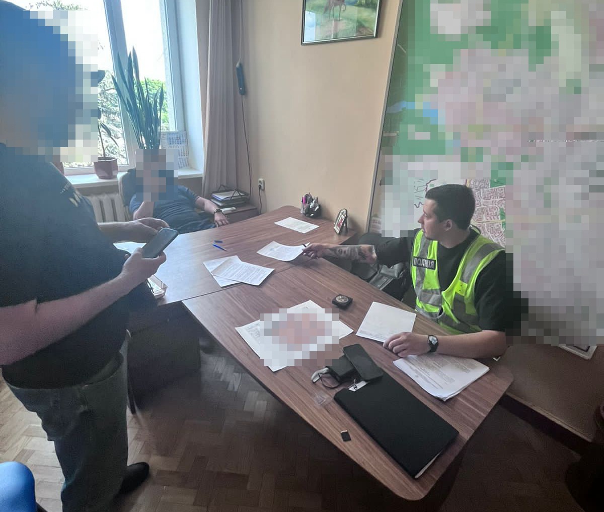 «заробили» понад 800 тис. гривень на ремонті укриття: столичні слідчі повідомили про підозру двом посадовцям