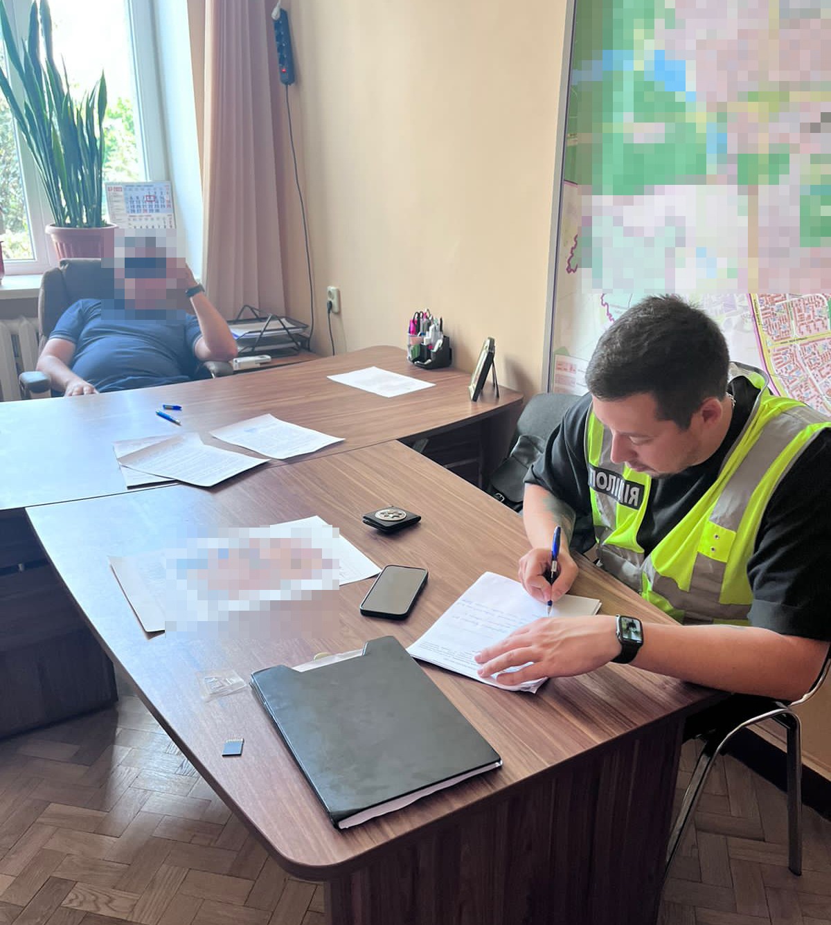 «заробили» понад 800 тис. гривень на ремонті укриття: столичні слідчі повідомили про підозру двом посадовцям