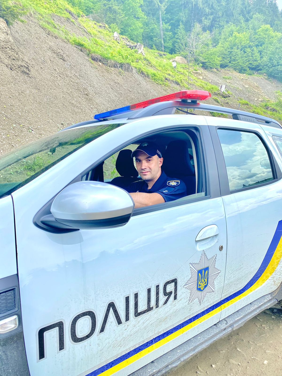 «переважну більшість часу проводжу на території обслуговування», - дільничний офіцер поліції прикарпаття іван гріздак