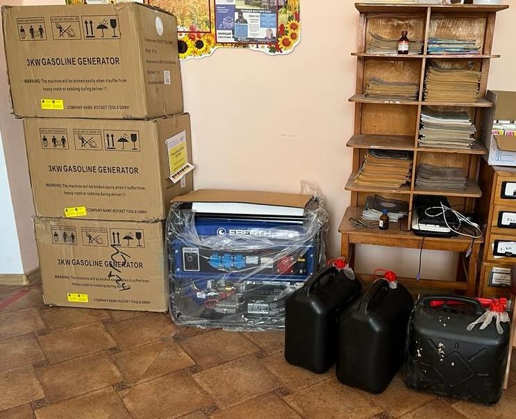 на херсонщині поліцейські супроводили волонтерів із гуманітарним вантажем до підтоплених та обстрілюваних сіл дар’ївської  громади