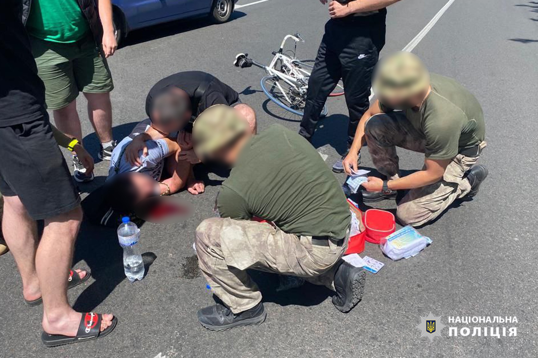 коли є небезпека для громадян – немає часу зволікати: спецпризначенці корд надали домедичну допомогу велосипедисту