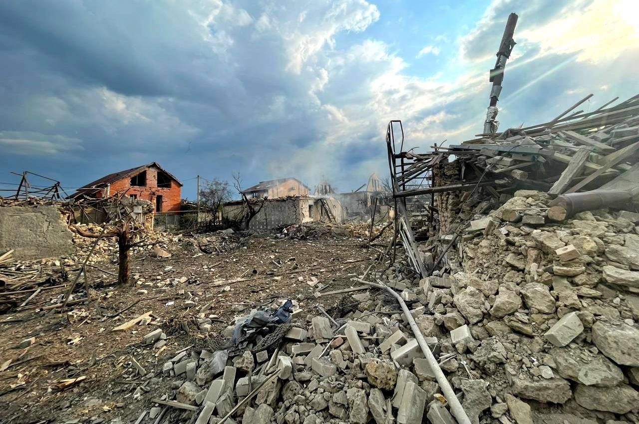 поліція херсонщини фіксує наслідки російських ударів по цивільним об’єктам