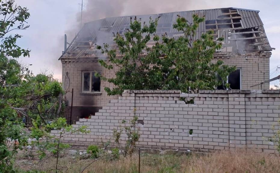 поліція фіксує наслідки чергової масованої ворожої атаки на херсонщину, 5 людей поранено