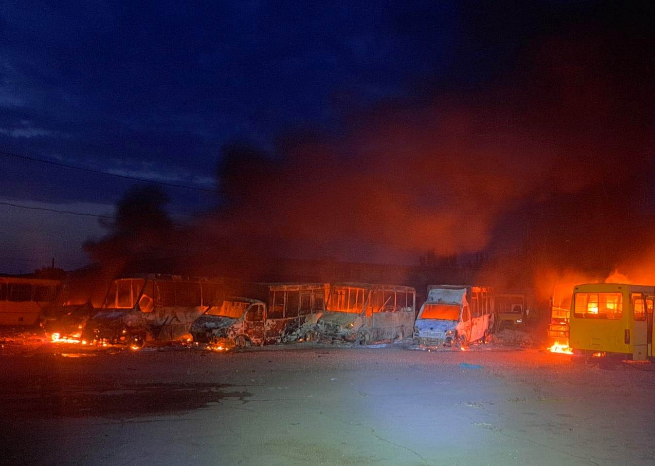 поліція фіксує наслідки чергової масованої ворожої атаки на херсонщину, 5 людей поранено