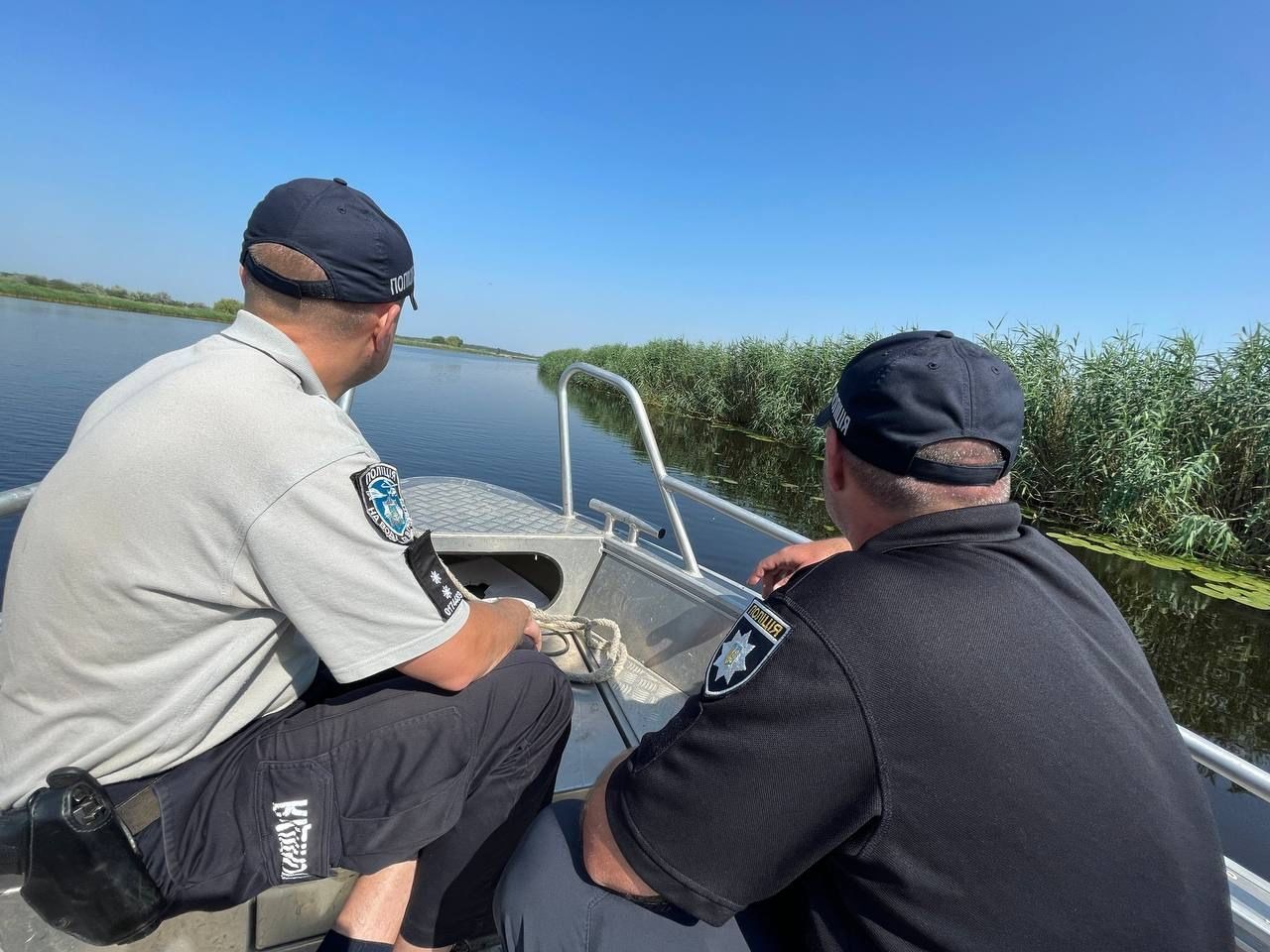 заборона купання і риболовлі: на миколаївщині рибоохоронний патруль та поліція на воді патрулюють акваторію навколишніх річок