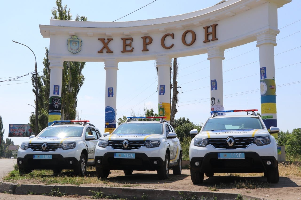 на херсонщині чергові частини отримали нові службові автомобілі від національної поліції україни