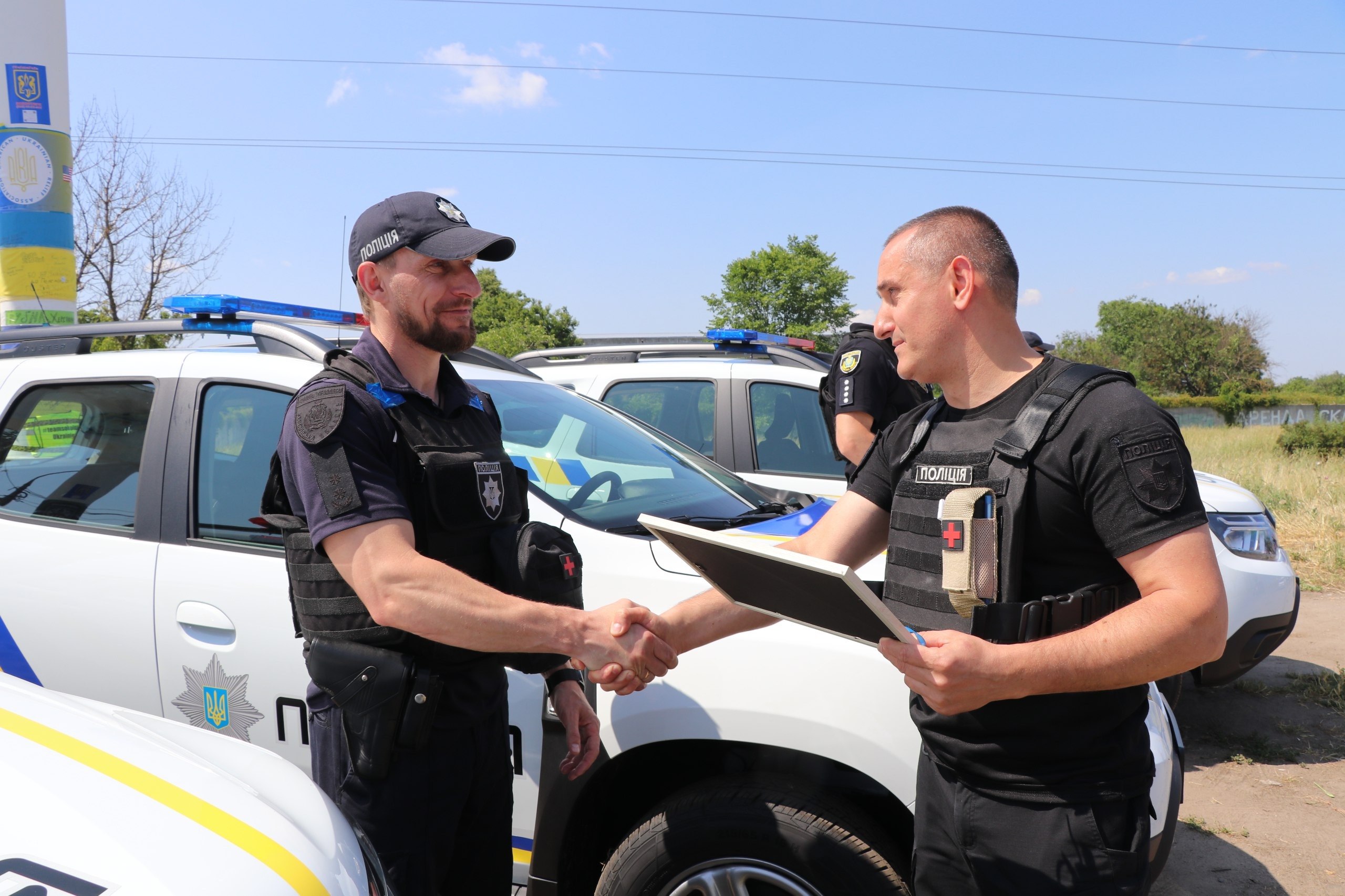на херсонщині чергові частини отримали нові службові автомобілі від національної поліції україни