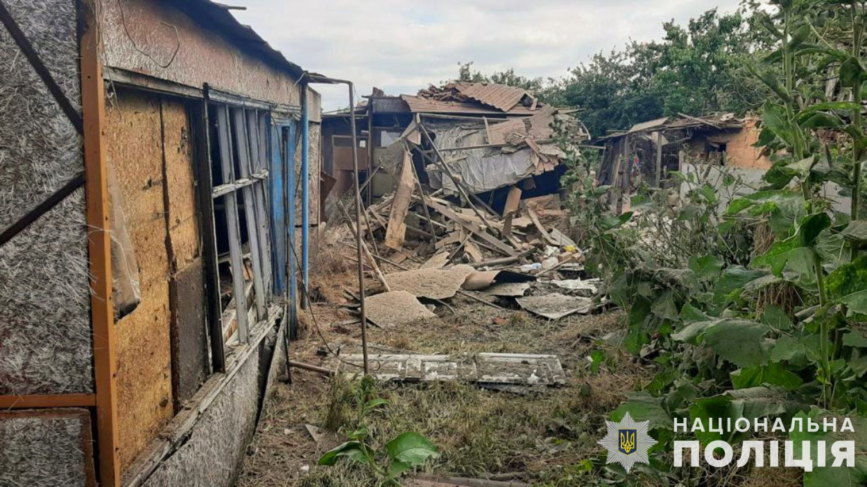 на запоріжжі правоохоронці задокументували наслідки ворожих збройних атак, в результаті яких одна людина загинула та троє поранені