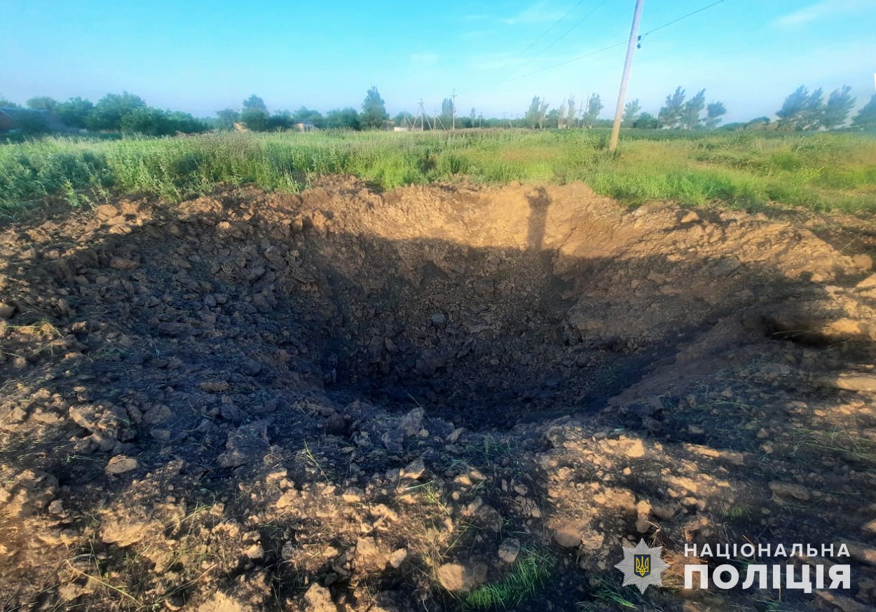 на запоріжжі правоохоронці задокументували наслідки ворожих збройних атак, в результаті яких одна людина загинула та троє поранені