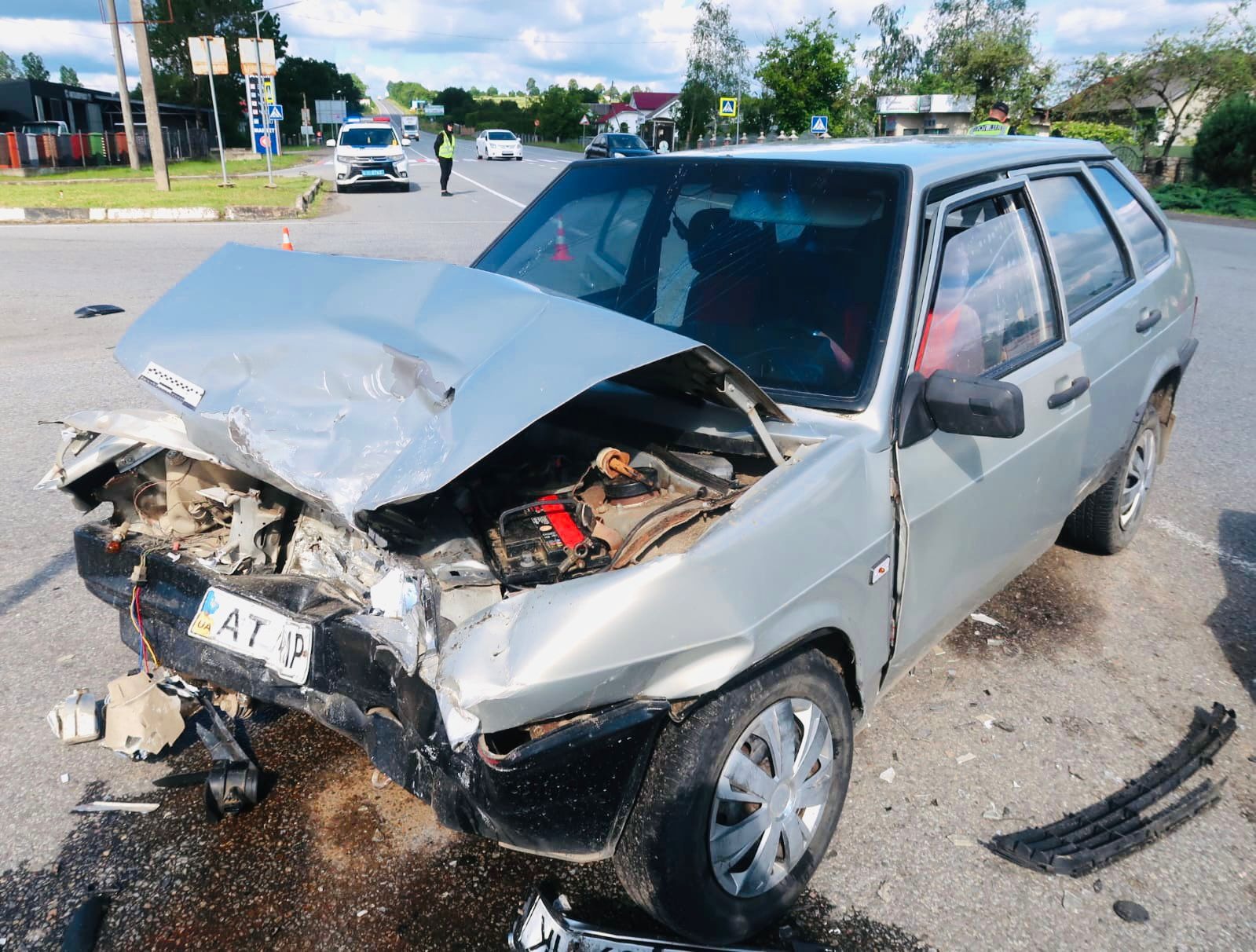 дев'ятеро осіб постраждали в аваріях на прикарпатті, серед них четверо дітей: поліцейські розпочали розслідування