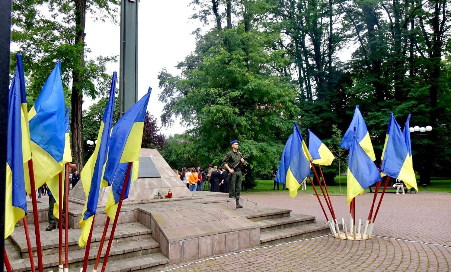 у івано-франківську «дзвоном пам’яті» вшанували загиблих захисників україни
