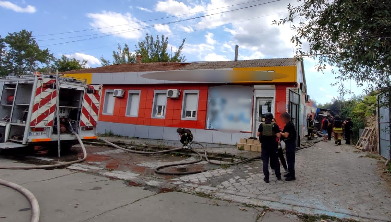 правобережна херсонщина під цілодобовим вогнем ворога: пошкоджені навчальний та медичний заклади, притулок для тварин та десятки будинків