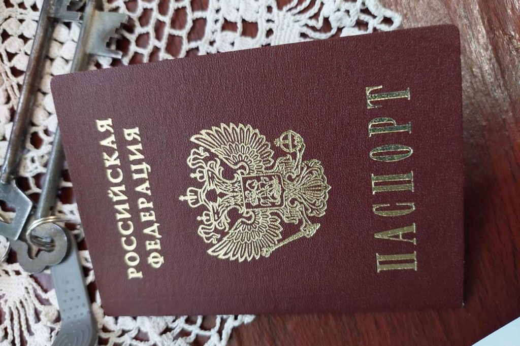 несанкціоноване втручання в інтернет-банкінг та збут наркотиків: київські правоохоронці затримали організатора та учасників озг