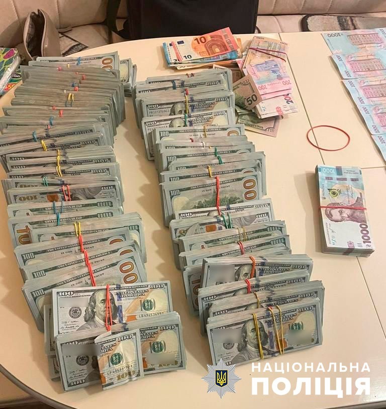 поліцейські буковини викрили 
