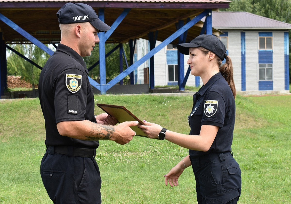в добру путь: нові випускники житомирської академії поліції посилять підрозділи патрульних реагування та кінологів