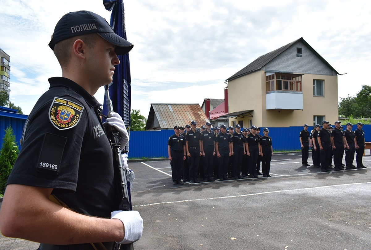 в добру путь: нові випускники житомирської академії поліції посилять підрозділи патрульних реагування та кінологів