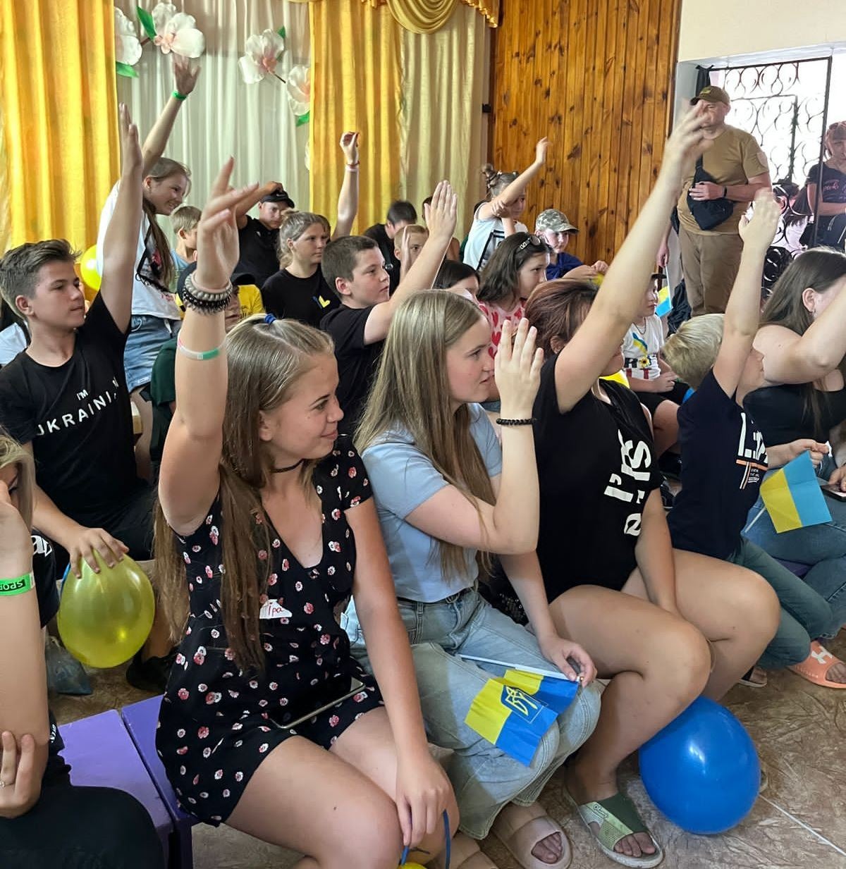 на херсонщині поліцейські провели патріотичний захід «україна – моя країна» для маленьких жителів деокупованого села киселівка на херсонщині поліцейські провели патріотичний захід «україна – моя країна» для маленьких жителів деокупованого села киселівка