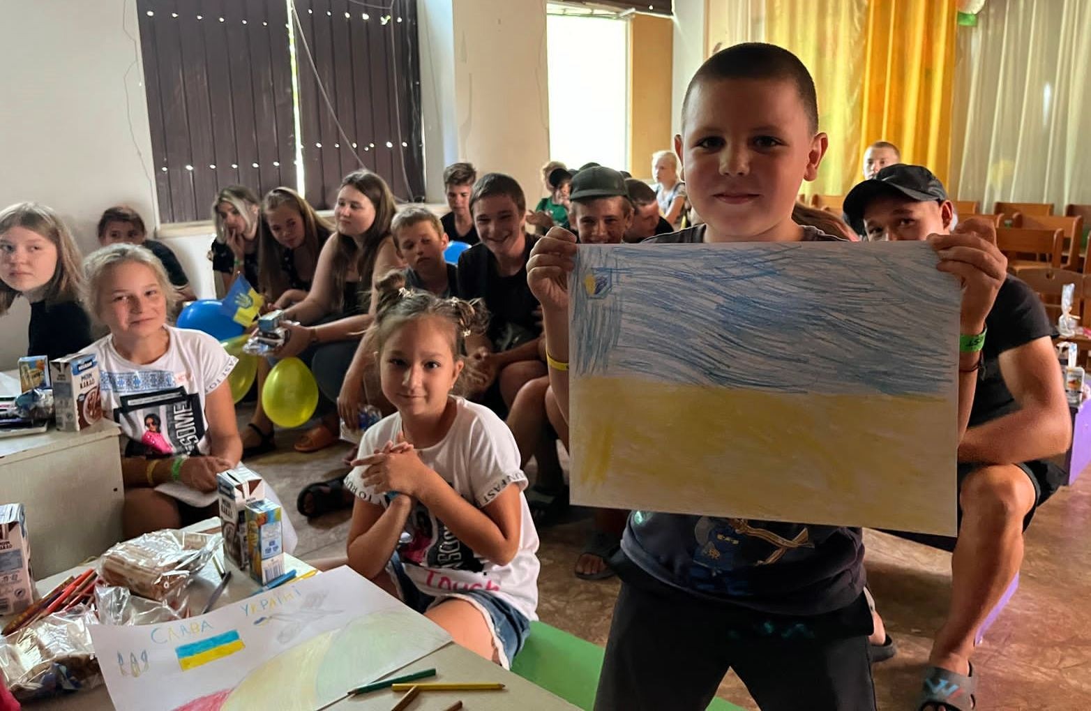 на херсонщині поліцейські провели патріотичний захід «україна – моя країна» для маленьких жителів деокупованого села киселівка на херсонщині поліцейські провели патріотичний захід «україна – моя країна» для маленьких жителів деокупованого села киселівка