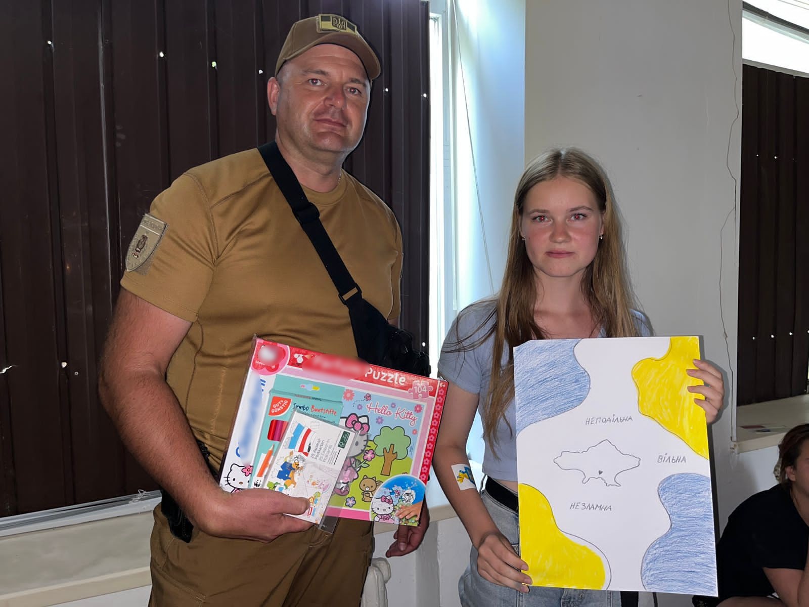 на херсонщині поліцейські провели патріотичний захід «україна – моя країна» для маленьких жителів деокупованого села киселівка на херсонщині поліцейські провели патріотичний захід «україна – моя країна» для маленьких жителів деокупованого села киселівка