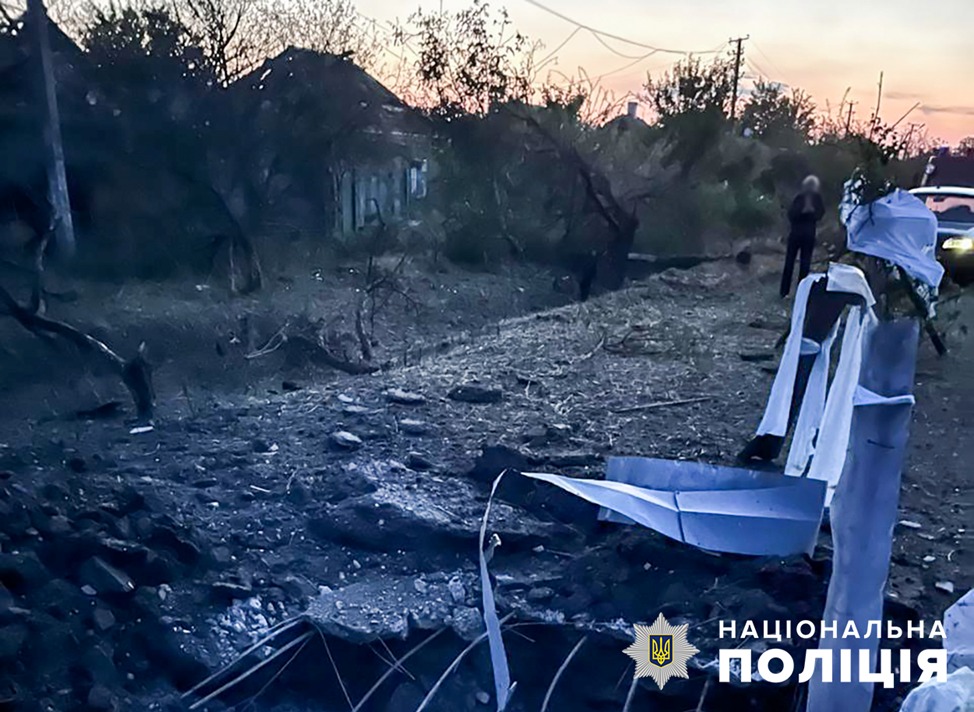 за добу працівники поліції задокументували наслідки 82 ворожих ударів по території запорізької області, є загиблий та поранені за добу працівники поліції задокументували наслідки 82 ворожих ударів по території запорізької області, є загиблий та поранені