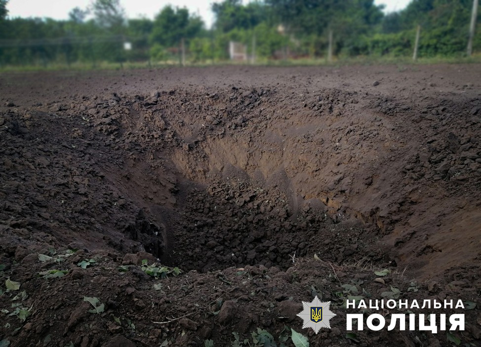 за добу працівники поліції задокументували наслідки 82 ворожих ударів по території запорізької області, є загиблий та поранені за добу працівники поліції задокументували наслідки 82 ворожих ударів по території запорізької області, є загиблий та поранені