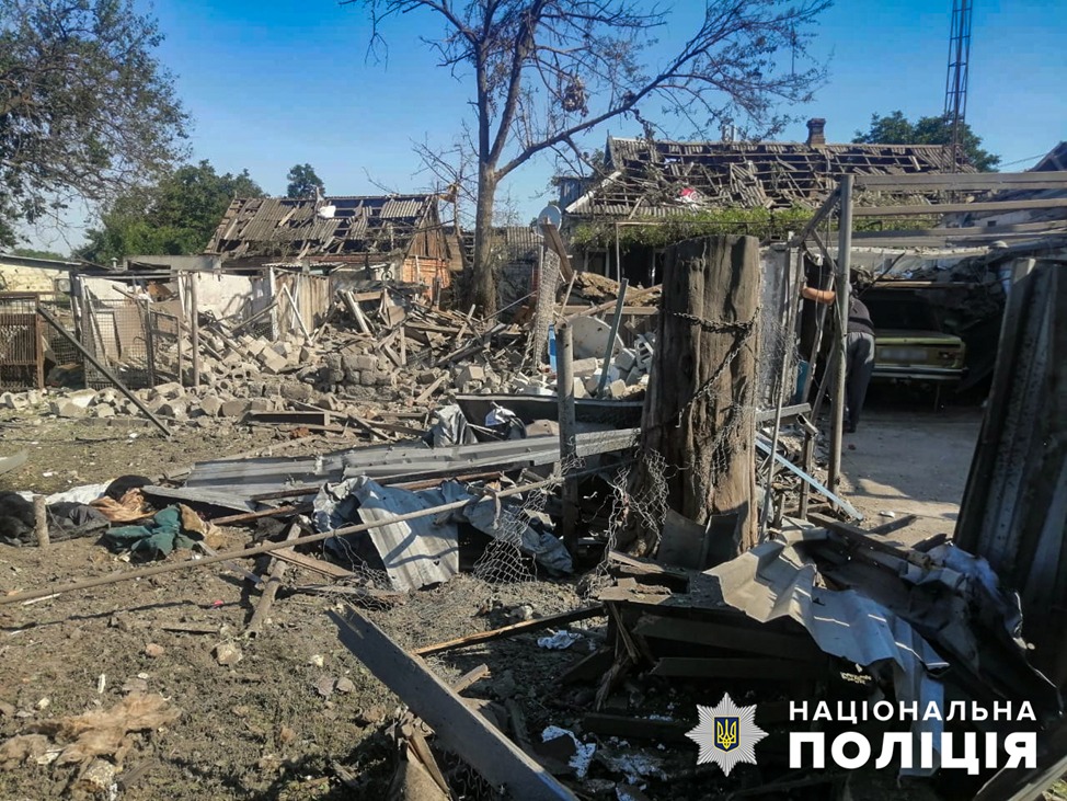 за добу працівники поліції задокументували наслідки 82 ворожих ударів по території запорізької області, є загиблий та поранені за добу працівники поліції задокументували наслідки 82 ворожих ударів по території запорізької області, є загиблий та поранені