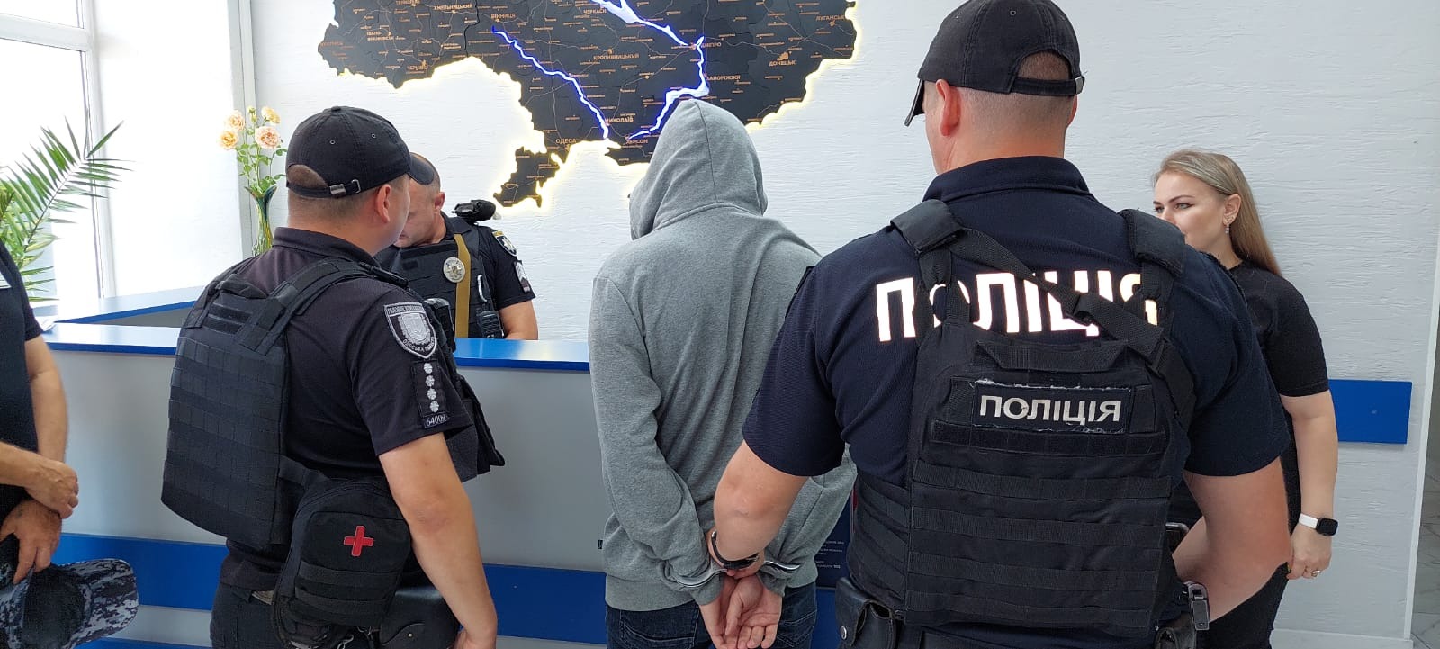 у територіальних підрозділах поліції одещини продовжують впроваджувати систему фіксації всіх дій щодо затриманих осіб