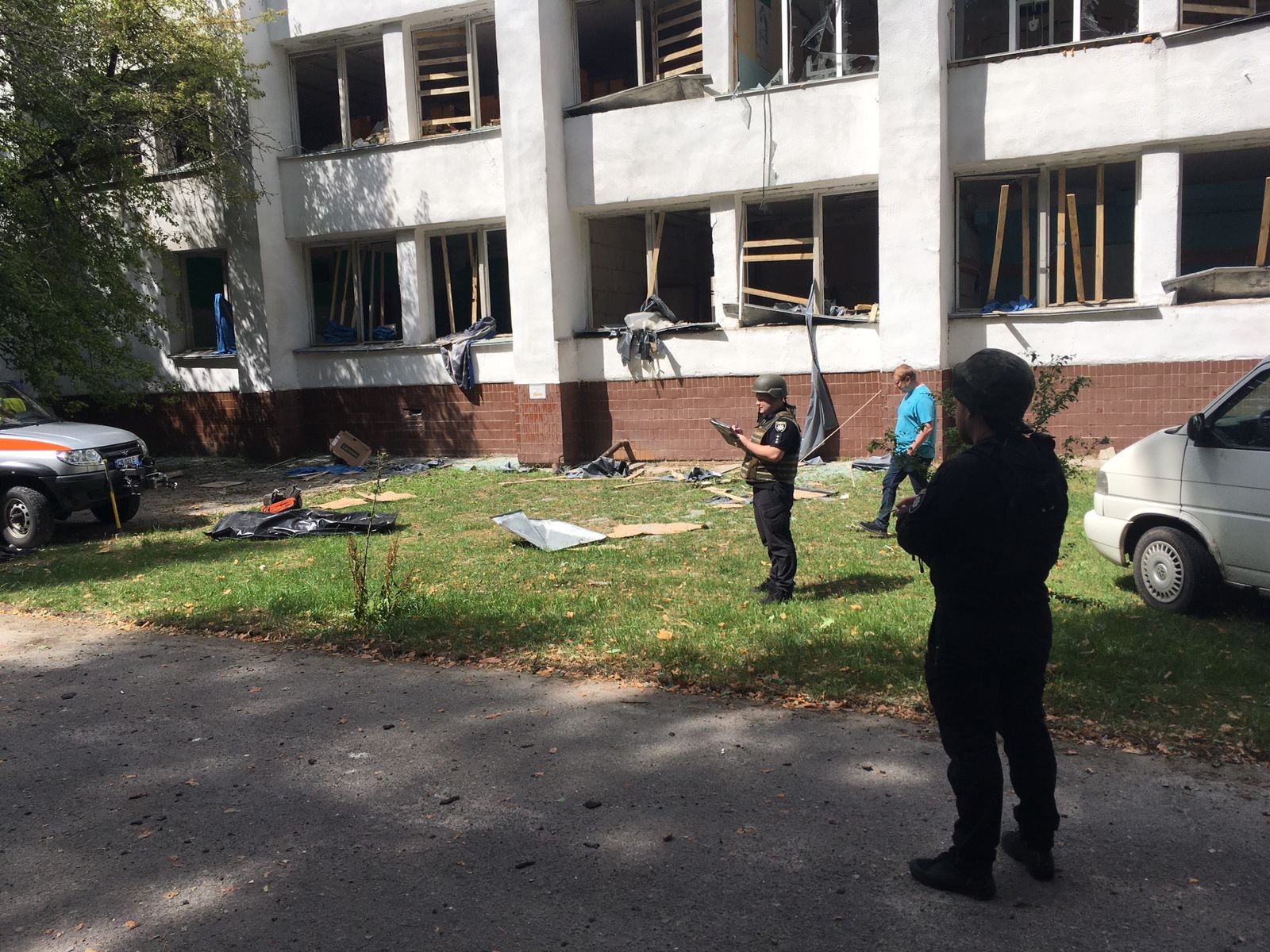 поліцейські документують наслідки ворожої атаки по чернігівщині (оновлено)
