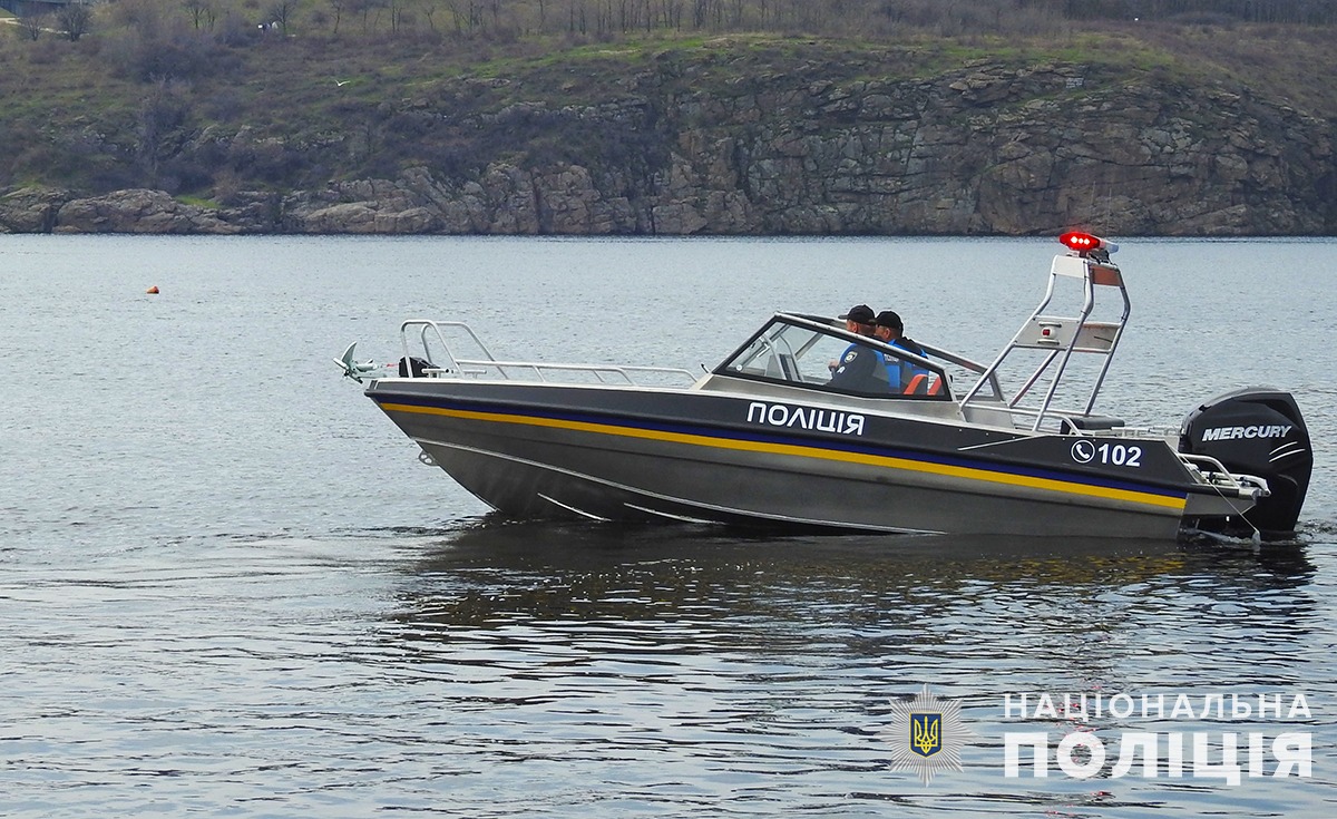 «мрію патрулювати звільнені акваторію та узбережжя азовського моря», - про службу та плани на майбутнє «водного» поліцейського дмитра лазарика