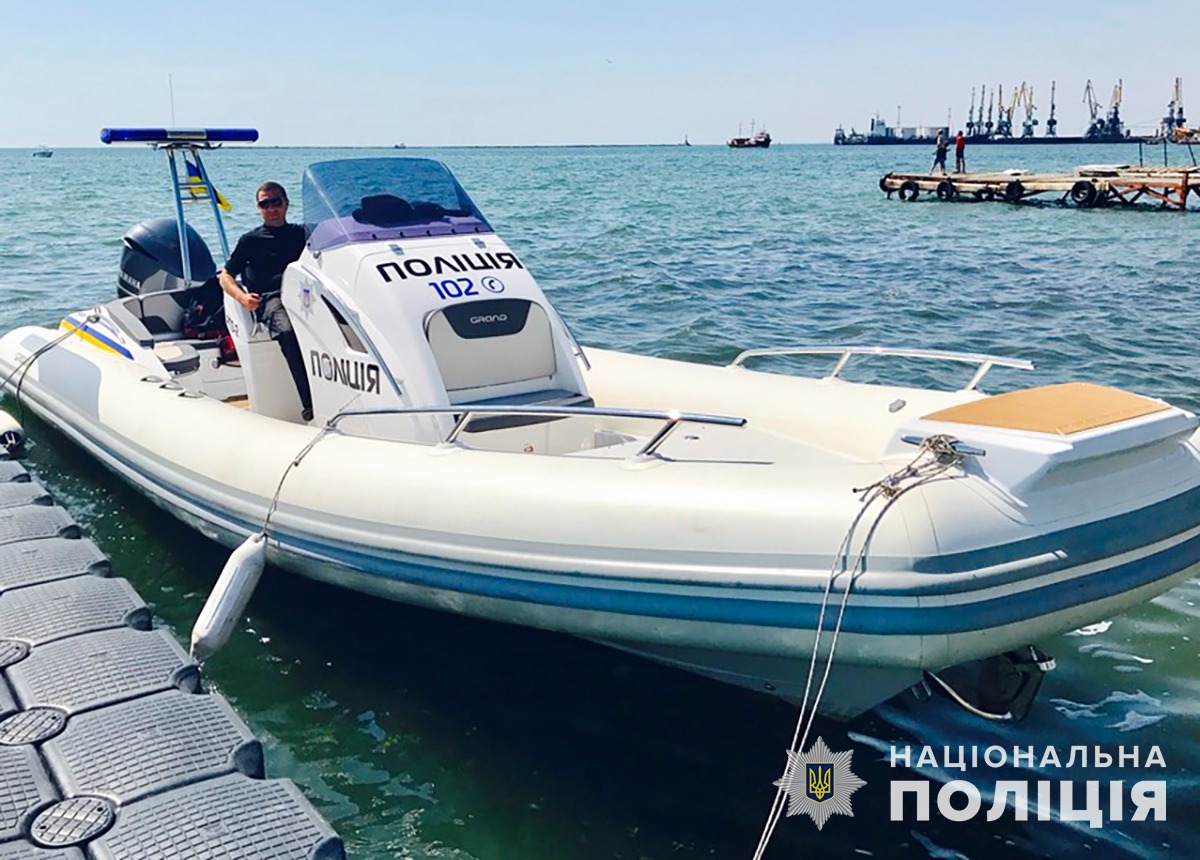 «мрію патрулювати звільнені акваторію та узбережжя азовського моря», - про службу та плани на майбутнє «водного» поліцейського дмитра лазарика