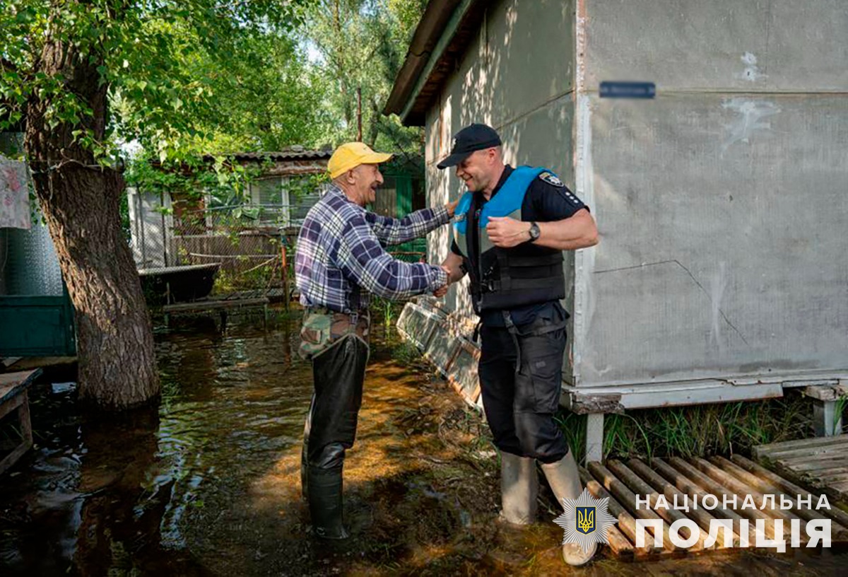 «мрію патрулювати звільнені акваторію та узбережжя азовського моря», - про службу та плани на майбутнє «водного» поліцейського дмитра лазарика