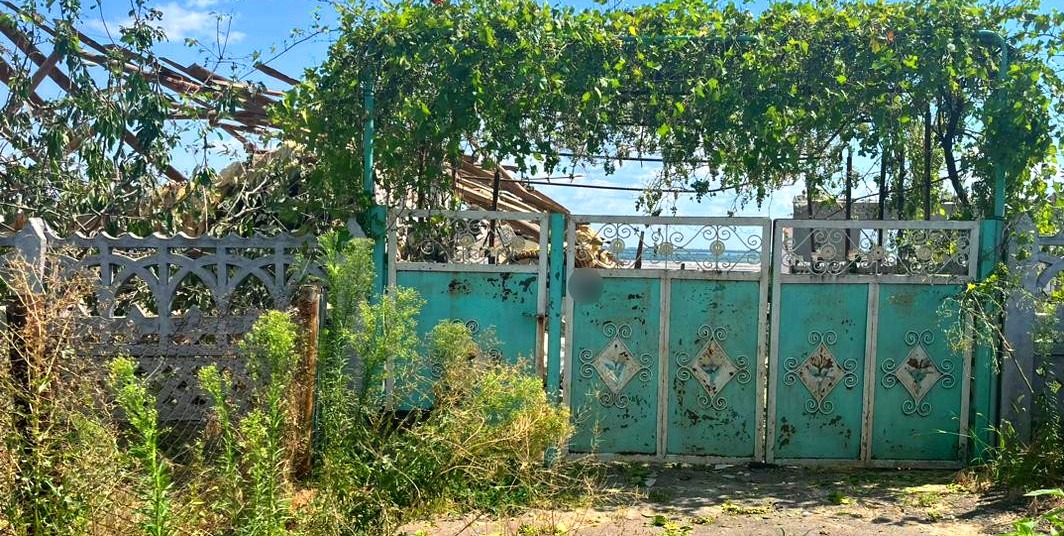 армія рф завдала удари по цивільній та критичній інфраструктурі херсонщини, 7 людей поранено: поліція документує наслідки