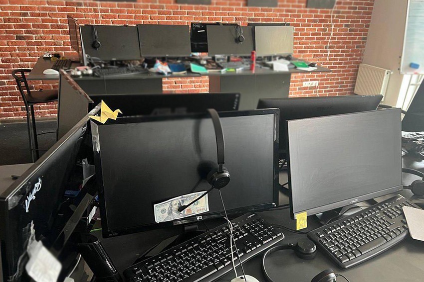столичні поліцейські розпочали кримінальне провадження за фактом діяльності call-центру у подільському районі