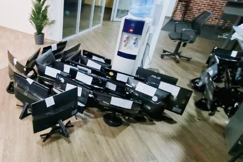 столичні поліцейські розпочали кримінальне провадження за фактом діяльності call-центру у подільському районі