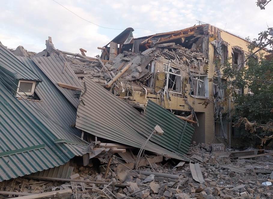 російські війська обстріляли два райони дніпропетровської області: поліцейські працюють на місцях влучань