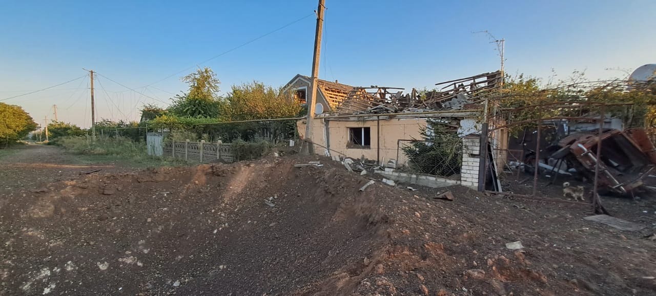 армія рф у черговий раз завдала удари по херсонщині, 4 людей поранено: поліція документує наслідки