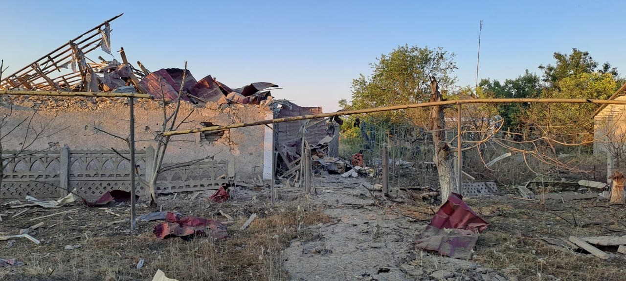 армія рф у черговий раз завдала удари по херсонщині, 4 людей поранено: поліція документує наслідки