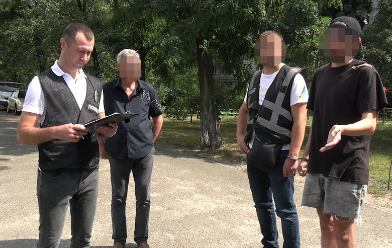 дмитро шумейко: «поліція києва затримала чоловіка за підпал 12 автівок військовослужбовців»