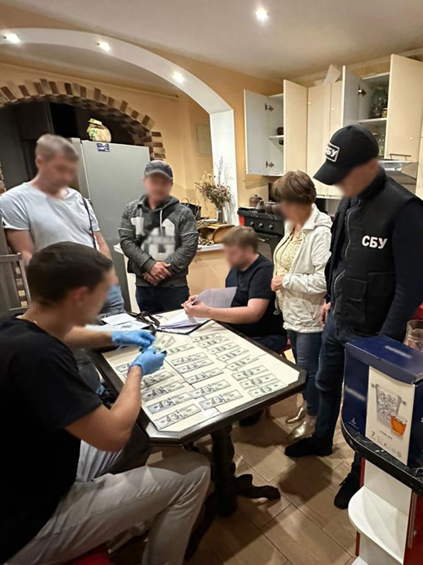 на чернігівщині поліція скерувала до суду справу щодо лікаря, який за гроші обіцяв допомогти оформити інвалідність