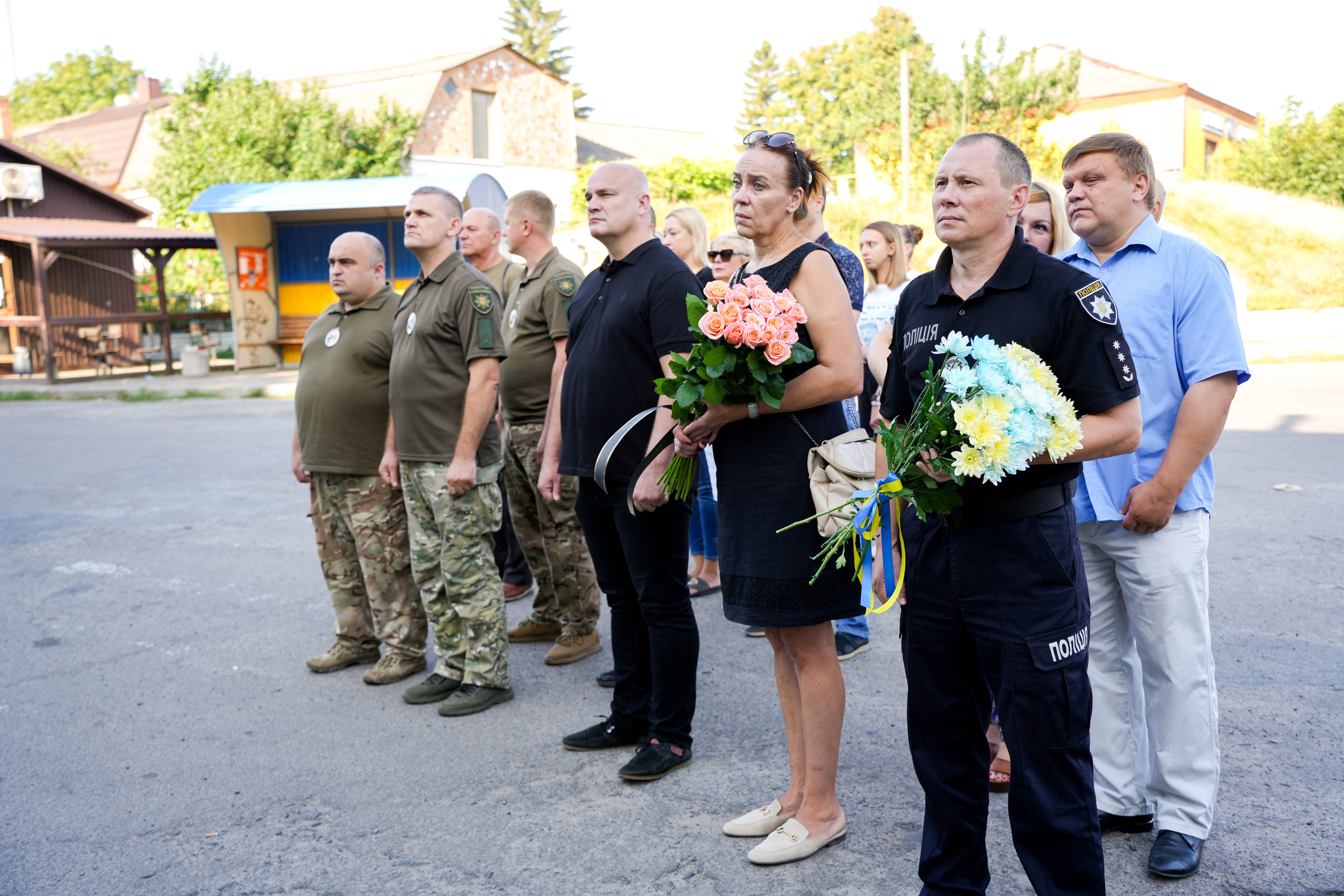 герої не вмирають: пам’ятну дошку начальникові вибухотехнічної служби олександру мамчуру відкрили на рівненщині
