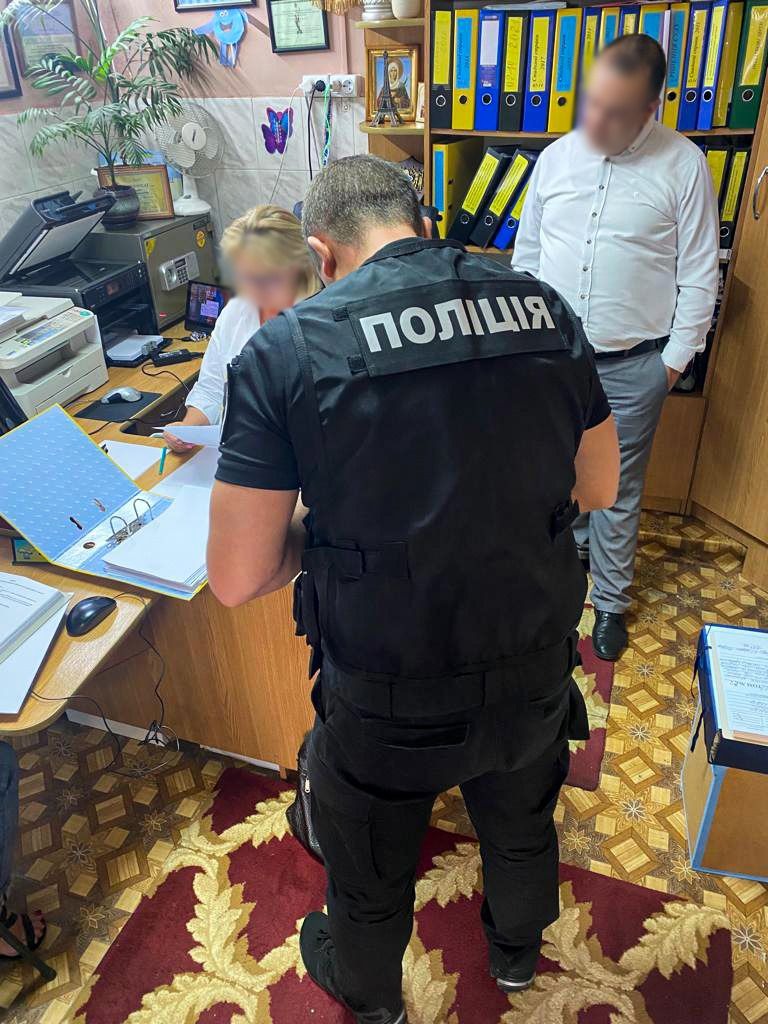 на закарпатті поліція повідомила про підозри членам злочинного угруповання, які займалися незаконними оборудками із земельними ділянками