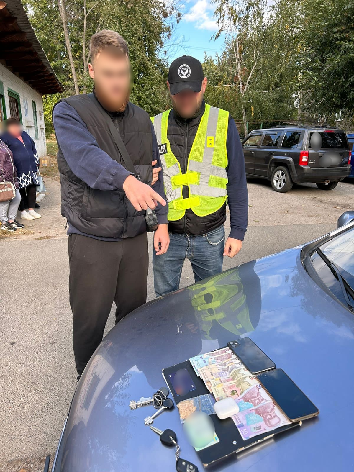 київські оперативники викрили нарколабораторію з мільйонними прибутками та затримали організаторів