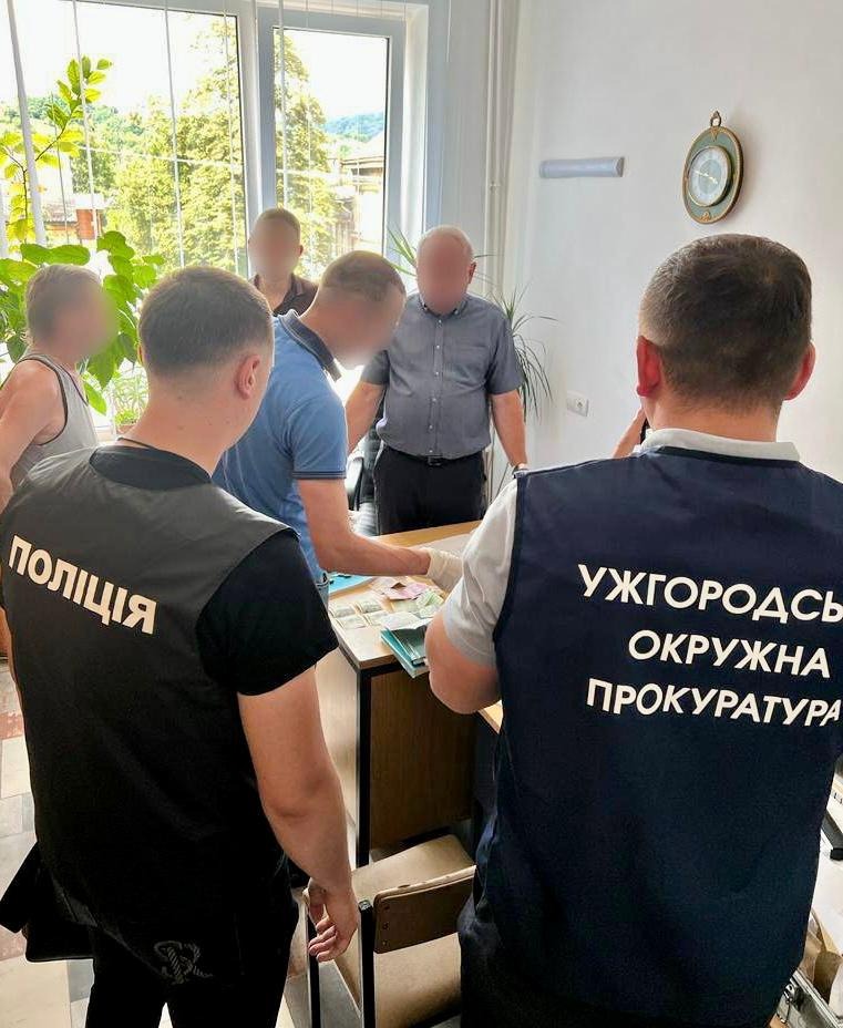 перед судом на закарпатті постане голова військово-лікарської комісії при одному з районних тцк та сп: слідчі поліції завершили досудове розслідування
