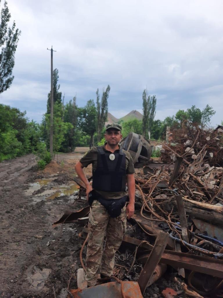 разом і вдома, і на службі: нікопольський дільничний валерій смалій розповів історію своїх чотирилапих вихованців