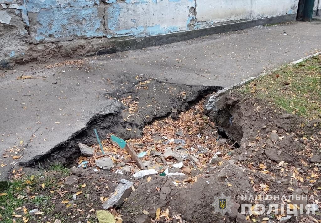 у нікополі внаслідок ворожих ударів поранено людину: поліцейські документують наслідки обстрілів у громадах дніпропетровщини