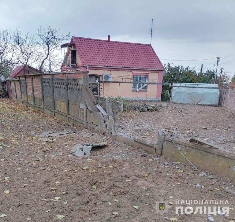 у нікопольському районі окупанти обстріляли три громади з артилерії та бпла: правоохоронці встановлюють наслідки влучань