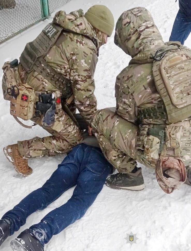 на вінниччині поліція затримала помічника судді та секретаря судових засідань під час одержання ними неправомірної вигоди